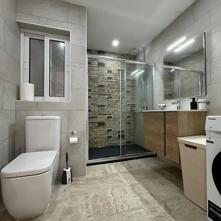 New And Modern Two Bedroom With Sea View