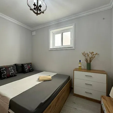 Apartment New And Modern Two Bedroom With Sea View *