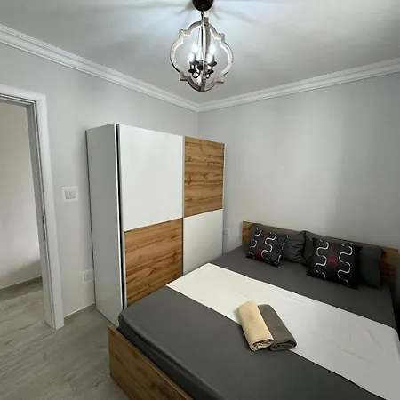 Apartment New And Modern Two Bedroom With Sea View